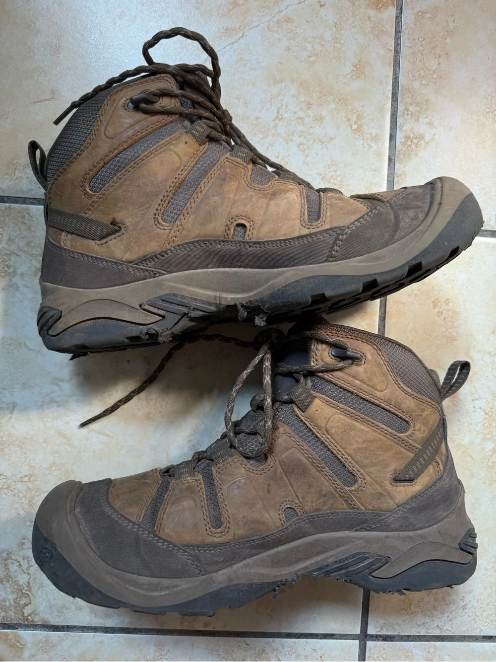 KEEN Men's Circadia Waterproof Mid Boots Size 8